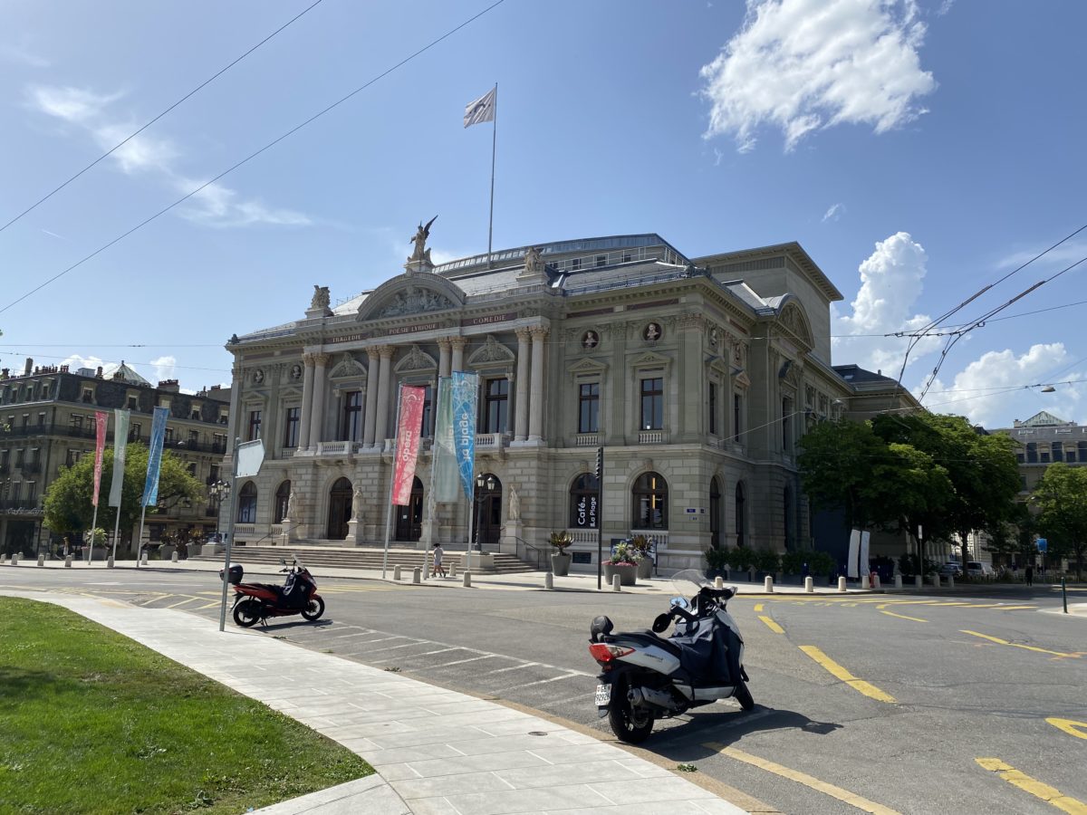Опера в Женеве